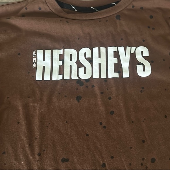 Hershey’s Graphic Tee - Picture 2 of 4